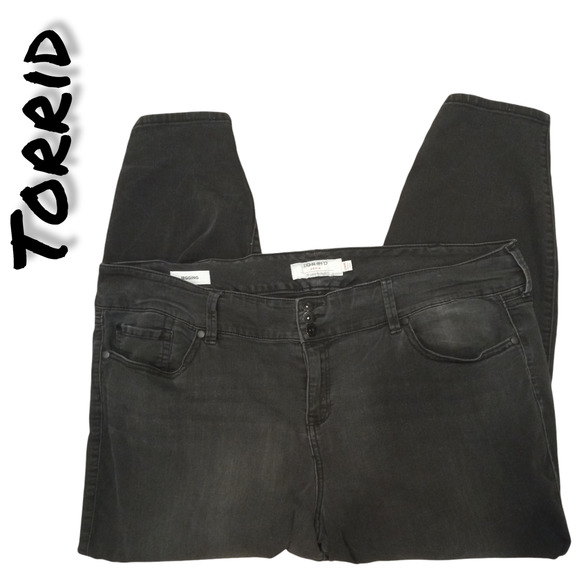 torrid Denim - Torrid Black High Rise Denim 3 Button Close Jeggings 26R